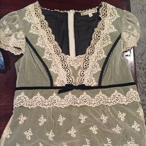 Nanette Lapore gorgeous black and ivory blouse